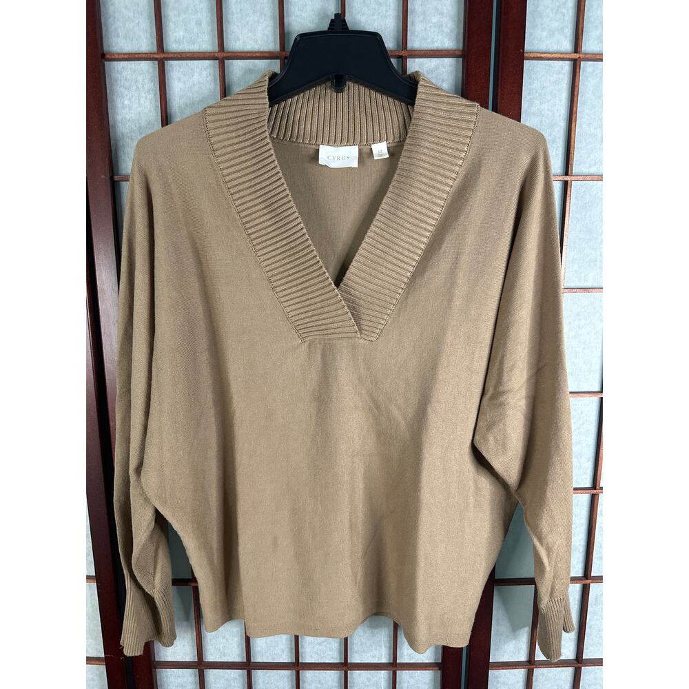 Cryrus sweater Women's size medium camel color v-neck